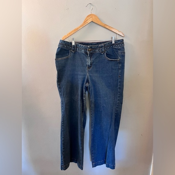 Lane Bryant Wide Leg Button Pocket Medium Wash Jeans - Picture 1 of 3
